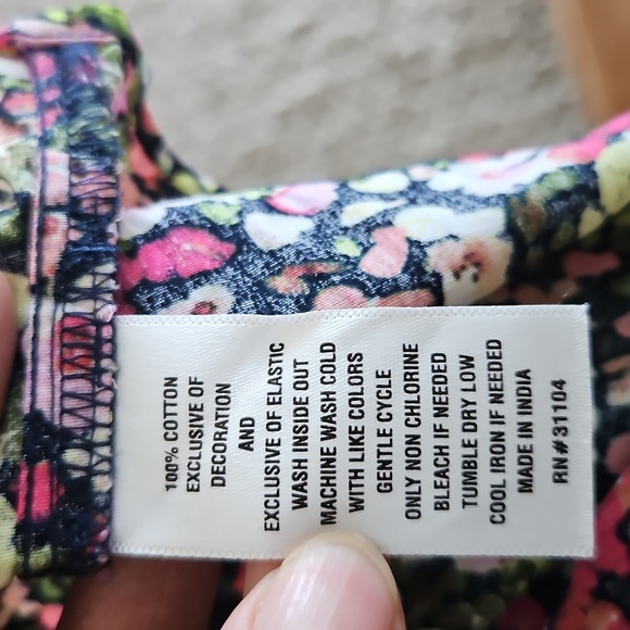 Crown & Ivy Women's Split Sleeve Smocked Bodice Top Size XL NWOT - Picture 5 of 5